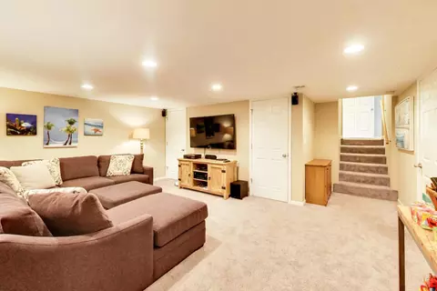 Living - 2401 Maple Ave, Northbrook, IL 60062 photo 5 of 5