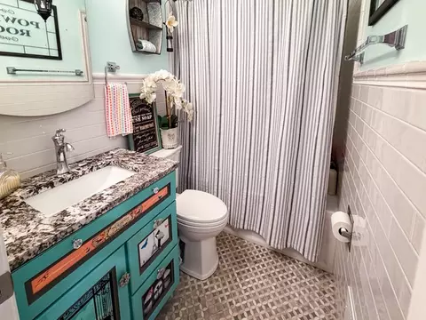 910 Shields Ave, Winthrop Harbor, IL 60096 photo 12