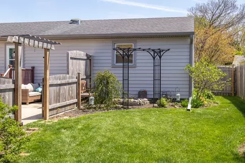 910 Shields Ave, Winthrop Harbor, IL 60096 photo 21