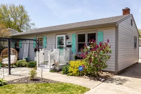 910 Shields Ave, Winthrop Harbor, IL 60096 photo 6
