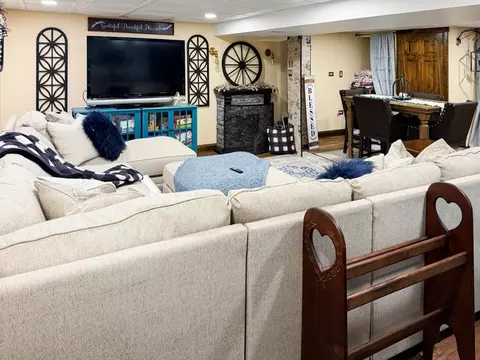 910 Shields Ave, Winthrop Harbor, IL 60096 photo 11