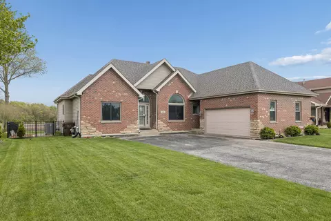 625 Merganser Ln, Peotone, IL 60468