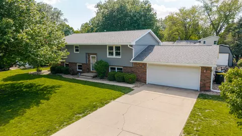 103 Robert Dr, Normal, IL 61761