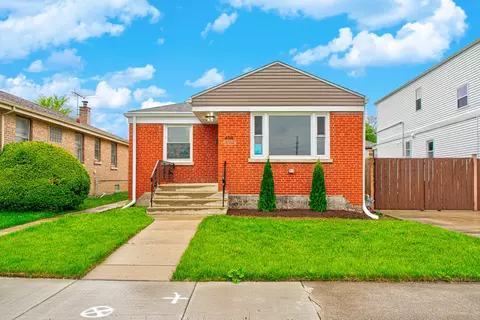 458 Rice Ave, Bellwood, IL 60104
