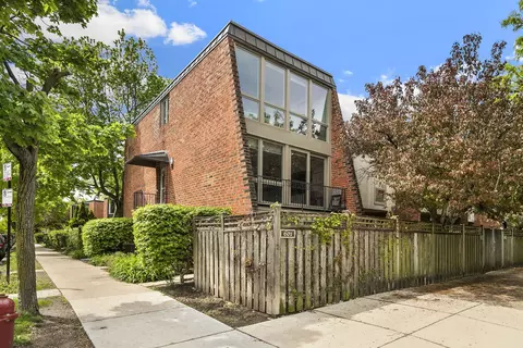 601 W Dickens Ave #A2, Chicago, IL 60614