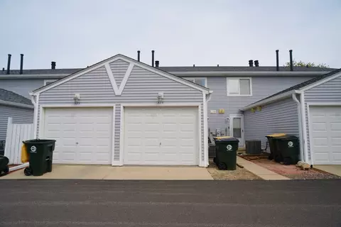 375 Meadow Green Ln, Round Lake Beach, IL 60073