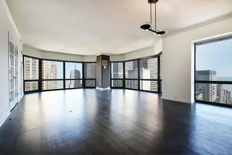 Living - 100 E Huron St #2903, Chicago, IL 60611 photo 2 of 7