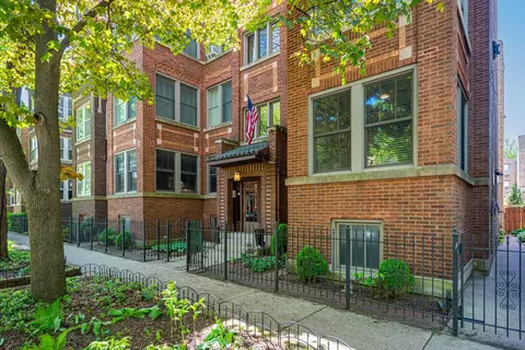 1433 W Rosemont Ave #3W, Chicago, IL 60660