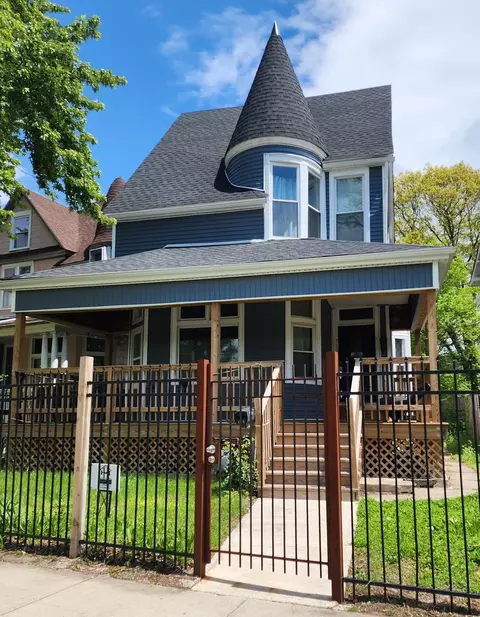 435 W Winneconna Pkwy, Chicago, IL 60620