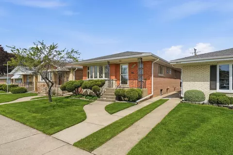 4917 N Oriole Ave, Harwood Heights, IL 60706