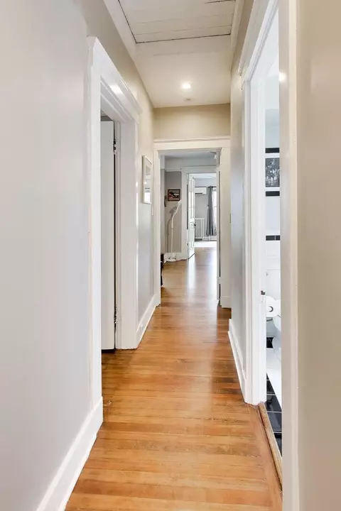 Entry Way - 710 Washington St, Evanston, IL 60202 photo 3 of 3