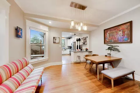 Dining - 710 Washington St, Evanston, IL 60202 photo 3 of 5