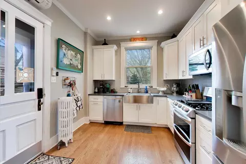 Kitchen - 710 Washington St, Evanston, IL 60202 photo 1 of 2
