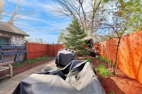 Exterior - 710 Washington St, Evanston, IL 60202 photo 7 of 7