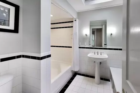 Bath - 710 Washington St, Evanston, IL 60202 photo 2 of 3