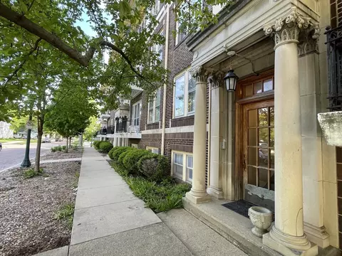406 N Prairie St #10, Champaign, IL 61820