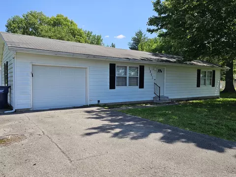 1521 Triangle St, Mount Vernon, IL 62864