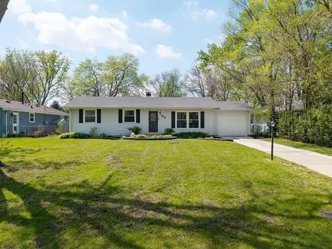348 Seminole Ln, Carol Stream, IL 60188