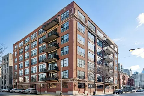 850 W Adams St #4A, Chicago, IL 60607