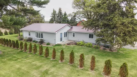 9896 Lincoln Rd, Morrison, IL 61270