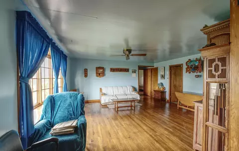 Living - 9896 Lincoln Rd, Morrison, IL 61270 photo 2 of 2