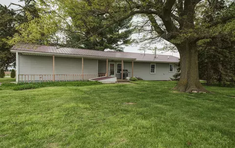 Exterior - 9896 Lincoln Rd, Morrison, IL 61270 photo 2 of 7
