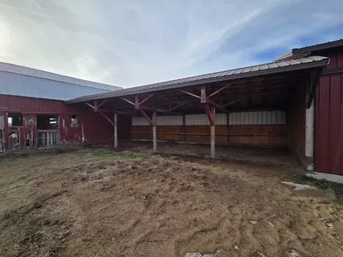 Exterior - 9896 Lincoln Rd, Morrison, IL 61270 photo 6 of 7