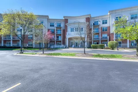 601 W Rand Rd #106, Arlington Heights, IL 60004