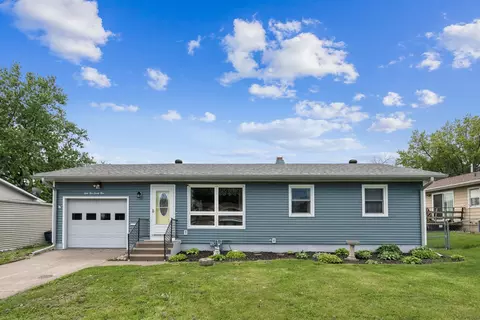3323 W Denison Ave, Davenport, IA 52804