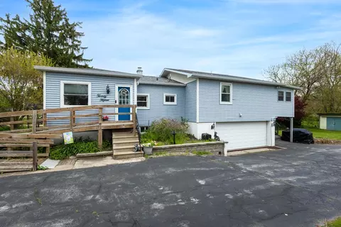 2015 N Zenith Ave, Davenport, IA 52804