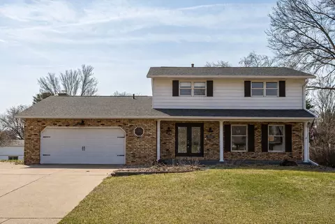 2039 E 46th St, Davenport, IA 52807