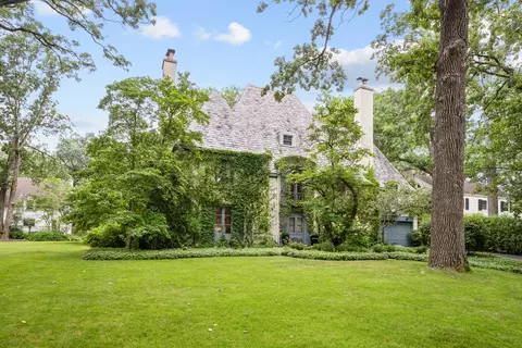 908 Elm Pl, Glencoe, IL 60022