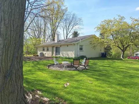 Exterior - 227 Juneway Ter, Lake Bluff, IL 60044 photo 3 of 6