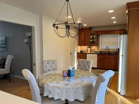 Dining - 227 Juneway Ter, Lake Bluff, IL 60044 photo 1 of 2