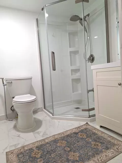 Bath - 227 Juneway Ter, Lake Bluff, IL 60044 photo 2 of 2