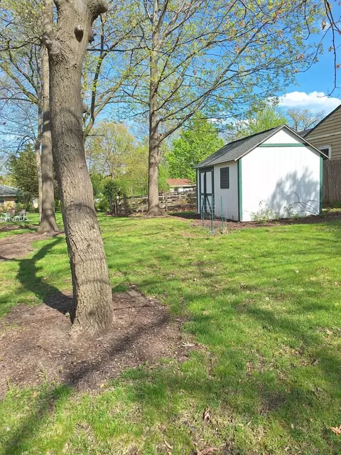 Exterior - 227 Juneway Ter, Lake Bluff, IL 60044 photo 5 of 6
