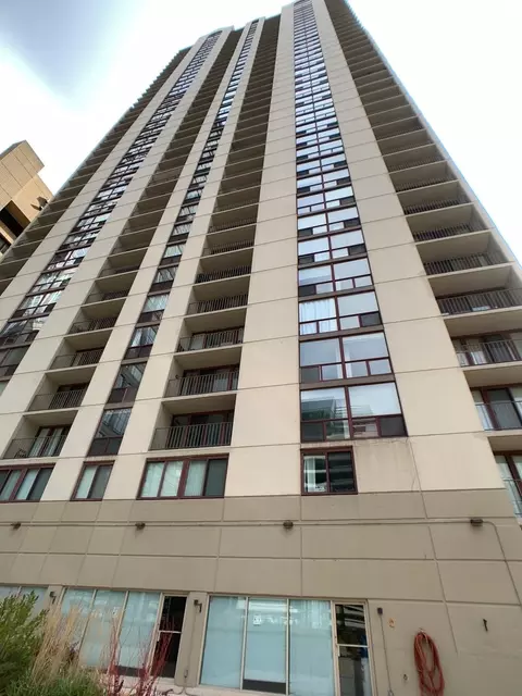 200 N Dearborn St #1002, Chicago, IL 60601