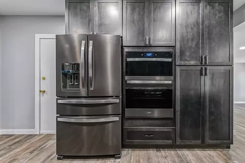 Kitchen - 2908 26th St, Moline, IL 61265 photo 5 of 6