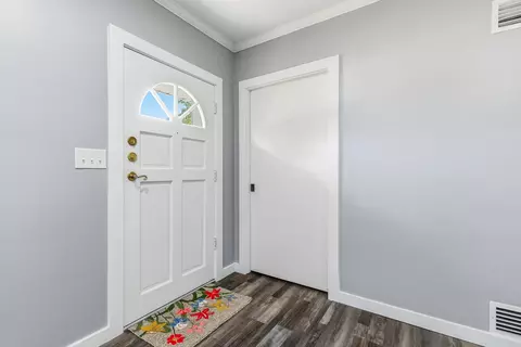 Entry Way - 2908 26th St, Moline, IL 61265 photo 1 of 1