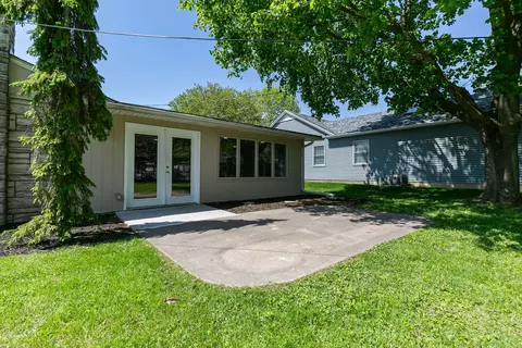 Exterior - 2908 26th St, Moline, IL 61265 photo 7 of 7