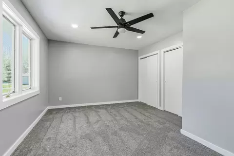 Bedroom - 2908 26th St, Moline, IL 61265 photo 2 of 6