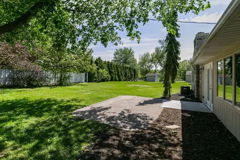 Exterior - 2908 26th St, Moline, IL 61265 photo 5 of 7
