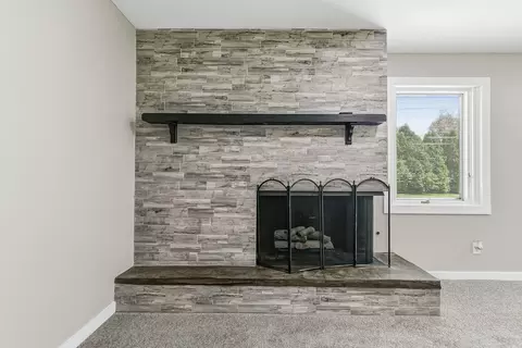 Living - 2908 26th St, Moline, IL 61265 photo 8 of 10