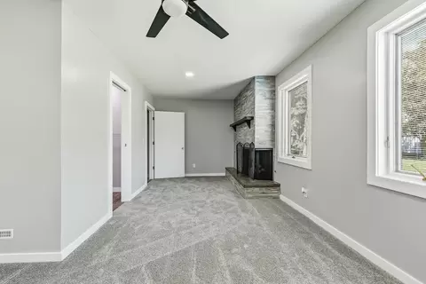 Living - 2908 26th St, Moline, IL 61265 photo 9 of 10