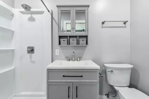 Bath - 2908 26th St, Moline, IL 61265 photo 1 of 4