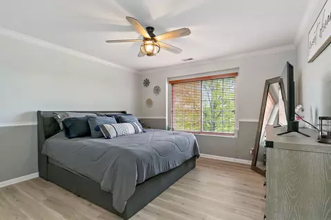 Bedroom - 3339 Cameron Dr, Elgin, IL 60124 photo 1 of 5