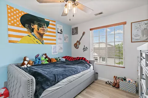 Bedroom - 3339 Cameron Dr, Elgin, IL 60124 photo 4 of 5