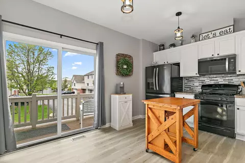 Kitchen - 3339 Cameron Dr, Elgin, IL 60124 photo 2 of 3