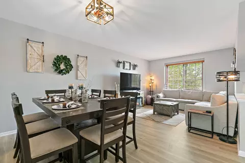 Dining - 3339 Cameron Dr, Elgin, IL 60124 photo 2 of 2
