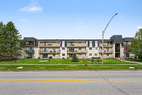 2440 186th St #H3, Lansing, IL 60438